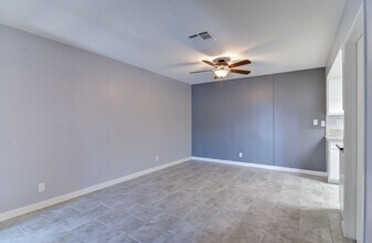 417 N Lamb Blvd in Las Vegas, NV - Building Photo - Building Photo