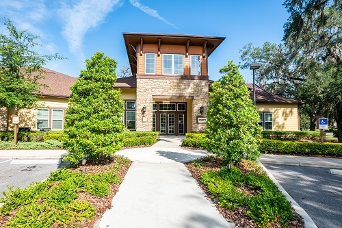 The Addison at Tampa Oaks in Tampa, FL - Foto de edificio - Building Photo