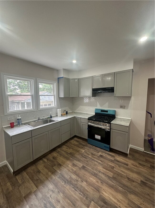 255 Lyon St in Elmira, NY - Building Photo - Building Photo