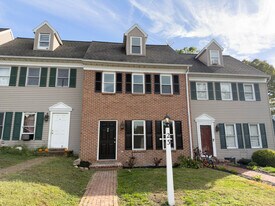 23 Pheasant Ln in Lititz, PA - Building Photo