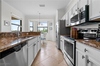 9735 Acqua Ct in Naples, FL - Building Photo - Building Photo