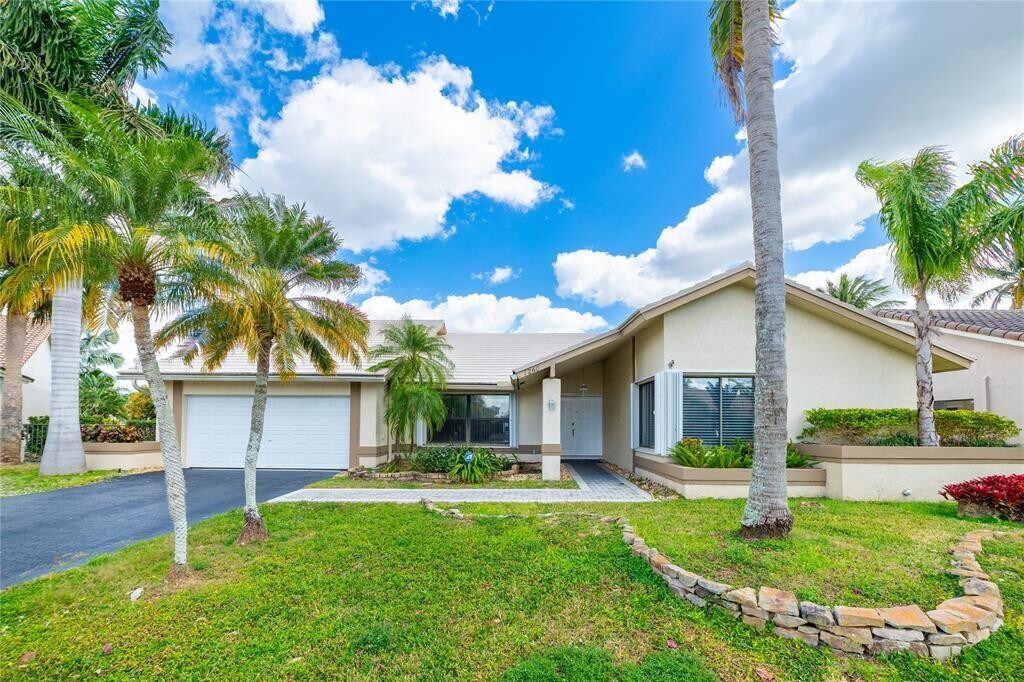 1260 NW 101st Ave in Plantation, FL - Building Photo