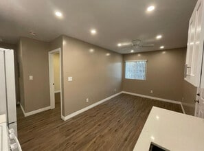 19957 Strathern St in Los Angeles, CA - Building Photo - Building Photo