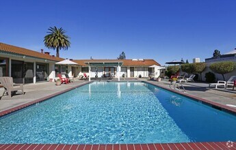 Thunderbird in Sunnyvale, CA - Building Photo - Interior Photo