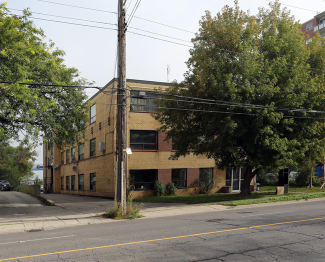 295 Melvin Ave in Hamilton, ON - Building Photo - Building Photo