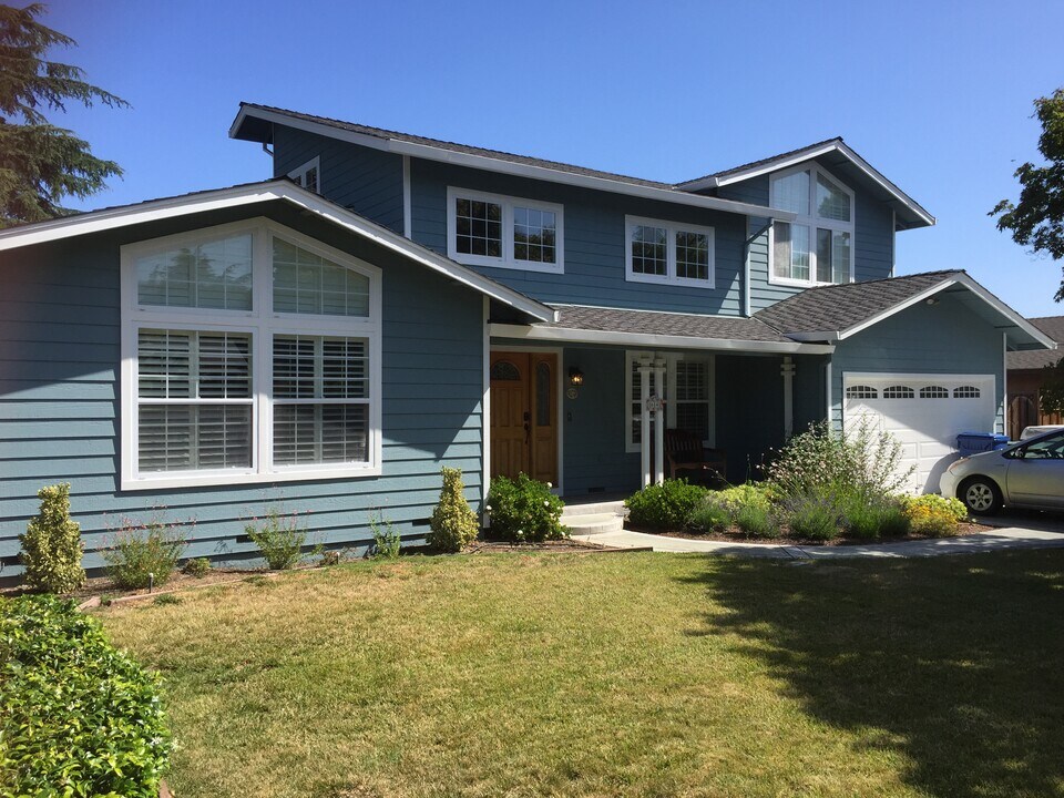 16141 Azalea Way in Los Gatos, CA - Building Photo