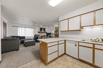 2432 Rushmore Dr in Iowa City, IA - Building Photo - Building Photo