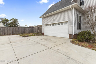 402 Jasmine Ln in Jacksonville, NC - Building Photo - Building Photo