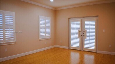 7048 SW 83rd Ct in Miami, FL - Building Photo - Building Photo