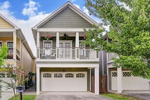 1327 Prince St in Houston, TX - Building Photo