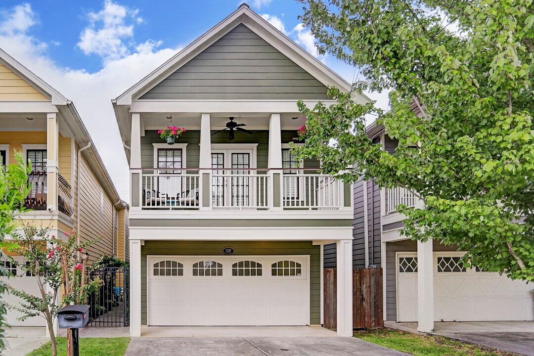 1327 Prince St in Houston, TX - Building Photo