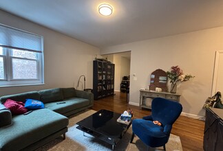 17 Stearns Rd, Unit 4 in Brookline, MA - Building Photo - Building Photo