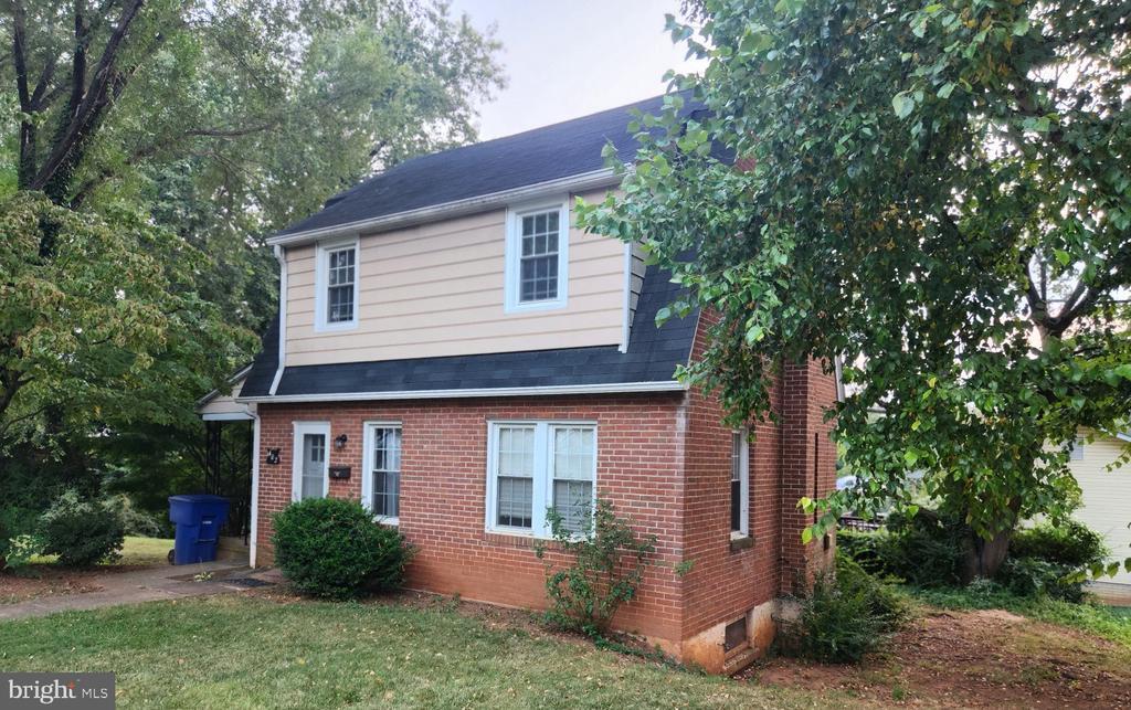402 Kerfoot Ave in Front Royal, VA - Building Photo