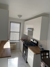 7234 Austin St, Unit C11 in Forest Hills, NY - Building Photo - Building Photo