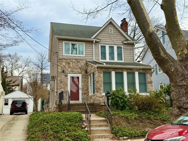 4623 Arcadia Ln in Great Neck, NY - Building Photo - Building Photo