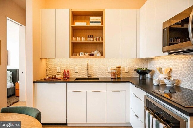 1700 N Front St, Unit 1B-312 in Philadelphia, PA - Building Photo - Building Photo
