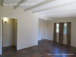 741 E Poppyfields Dr in Altadena, CA - Building Photo - Building Photo