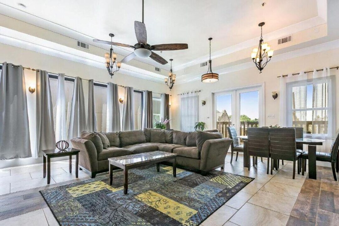 1818 Carondelet St in New Orleans, LA - Building Photo
