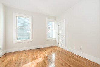 16 Suffolk St, Unit 16 in Cambridge, MA - Building Photo - Building Photo