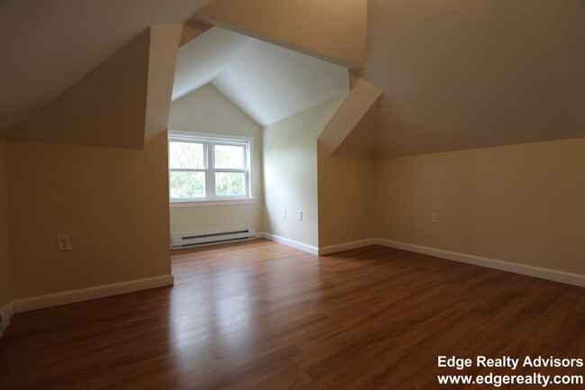 39 Claymoss Rd, Unit 1 in Boston, MA - Building Photo - Building Photo