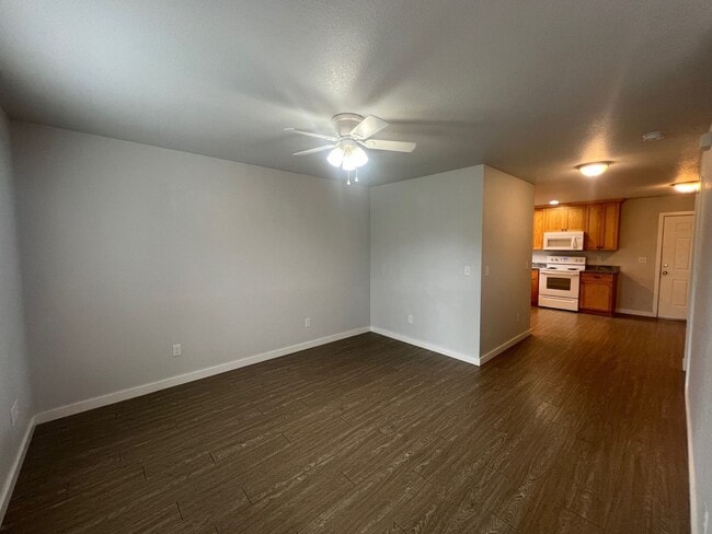 416-426 NE Jackson St in Roseburg, OR - Building Photo - Building Photo