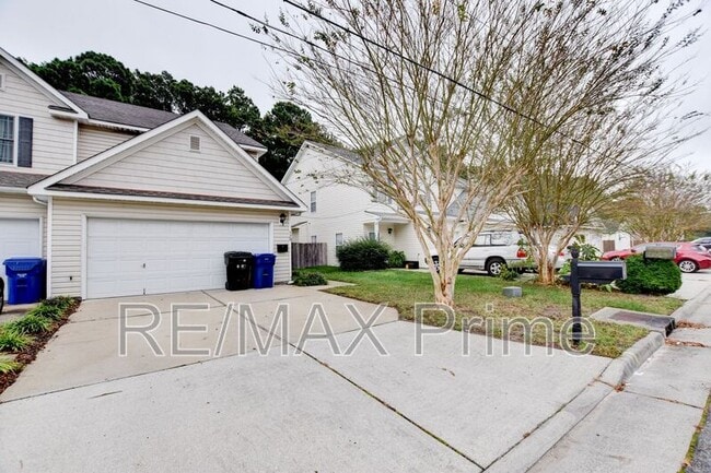 320 Garcia Dr in Virginia Beach, VA - Building Photo - Building Photo