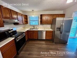 662 Lakewood Dr in Lake St. Louis, MO - Building Photo - Building Photo