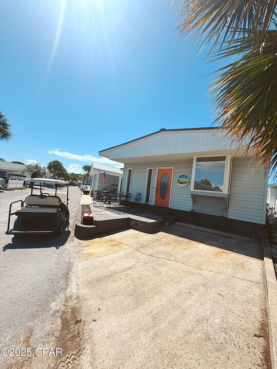 209 Squid Ln in Panama City Beach, FL - Building Photo