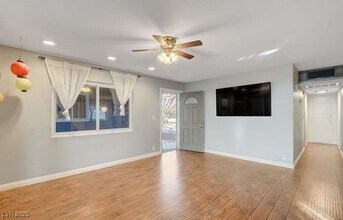 4044 Pepe Cir in Las Vegas, NV - Building Photo - Building Photo