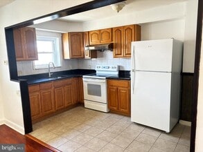 6034 Hasbrook Ave in Philadelphia, PA - Building Photo - Building Photo