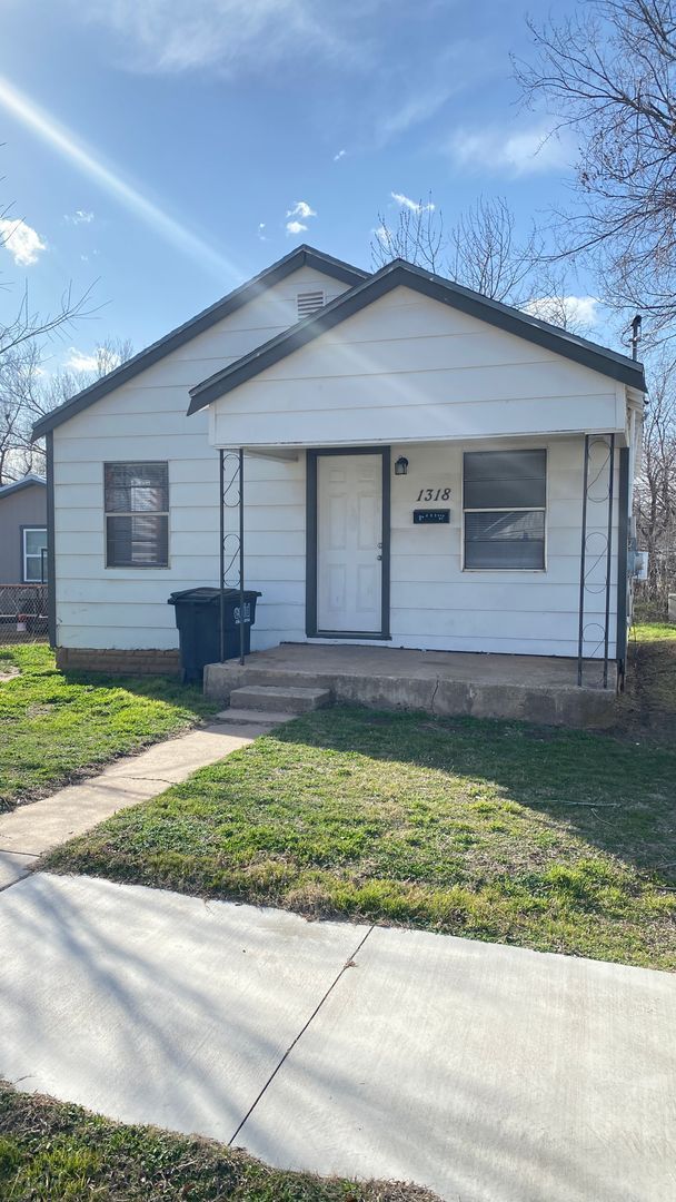 property at 1318 N Kennedy St