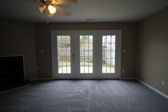 202 Derby Run in Yorktown, VA - Building Photo - Building Photo