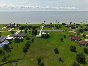 9035 Point Dr in Beach City, TX - Building Photo - Building Photo