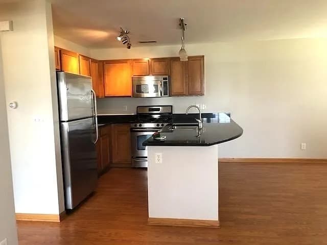 7417 Thomas Dr, Unit 7417 Thomas Drive in Loves Park, IL - Foto de edificio - Building Photo