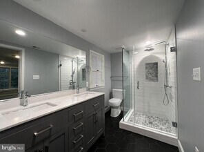 7309 River Rd in Bethesda, MD - Foto de edificio - Building Photo