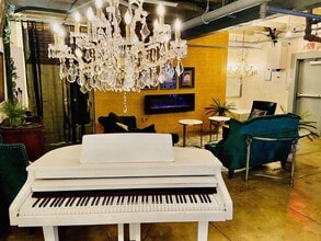 CB Executive Residences, LLC in Long Beach, CA - Foto de edificio - Building Photo