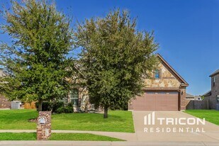 118 Stallion St in Waxahachie, TX - Building Photo