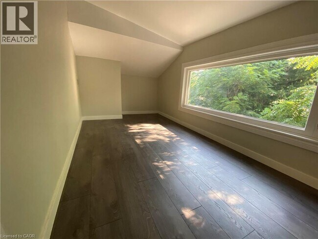 97 E 24th St in Hamilton, ON - Building Photo - Building Photo