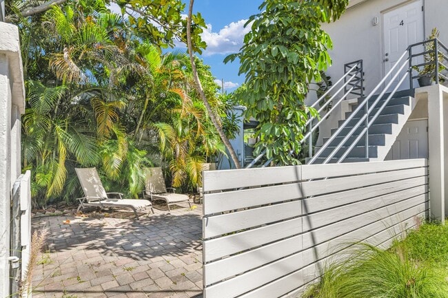 818 N Dixie Hwy in Lake Worth Beach, FL - Building Photo - Building Photo