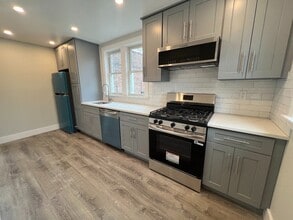 39-54-54 48th St in Queens, NY - Building Photo - Building Photo