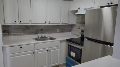 57 Cambridge C in West Palm Beach, FL - Building Photo - Building Photo