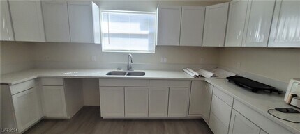 2085 Saratoga St in Las Vegas, NV - Building Photo - Building Photo
