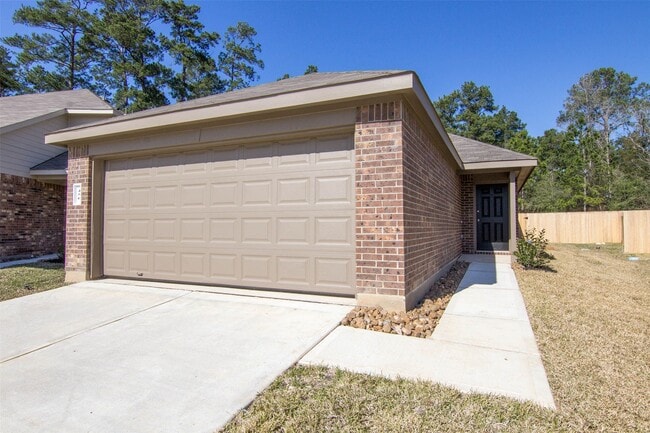 456 Upper Creek Dr in Willis, TX - Foto de edificio - Building Photo