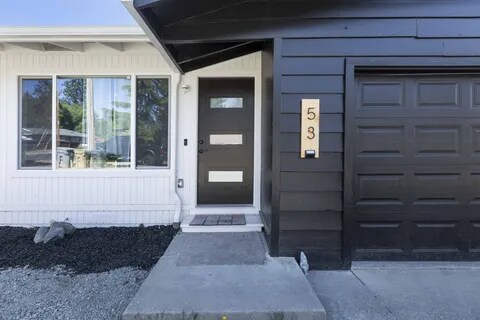 53 SW Eastern Ave in Grants Pass, OR - Building Photo