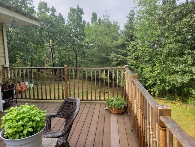 25 Pinehurst Rd in Saugus, MA - Foto de edificio - Building Photo