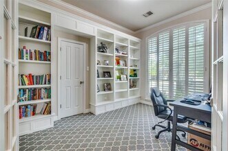 4009 Stonehollow Way in Dallas, TX - Building Photo - Building Photo
