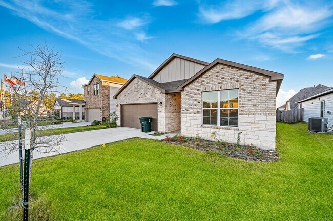 11617 Whirlaway Dr in Willis, TX - Building Photo - Building Photo