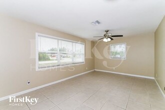 9021 Coral Gables Rd in Ft. Myers, FL - Building Photo - Building Photo