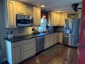 1192 Hill St in Northbridge, MA - Building Photo - Building Photo