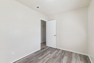 217 Fourth St in Noble, OK - Building Photo - Building Photo